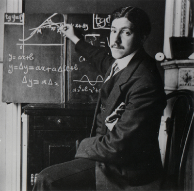 Marcel Dassault, né Marcel Ferdinand Bloch. Photo en 1914