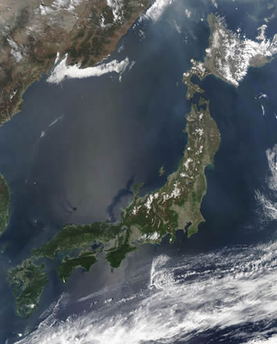 Satellite_image_of_Japan_in_May_2003