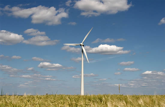 Modern wind energy plant in rural scenery. Une éolienne moderne dans un paysage rural. Photo by Wagner Christian.