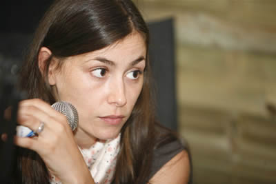 Olivia Ruiz (France), Double Victoire de la musique 2007, Trophée Paris Match 2006, Prix de la Meilleure Artiste interprète Féminine 2006 aux Globes de Christal Paris Première.