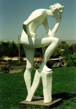 "Isimsiz7" une sculpture de NURBIYE UZ, Turquie