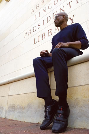 Dancer and Choreographer Bill T. Jones at the Abraham Lincoln Presidential Library in Springfield, Illinois. Photo by Russell Jenkins, 2009 (pd).