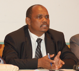 Ikililou Dhoinine, président de l'Union des Comores. Ikililou Dhoinine, the current President of Comoros.