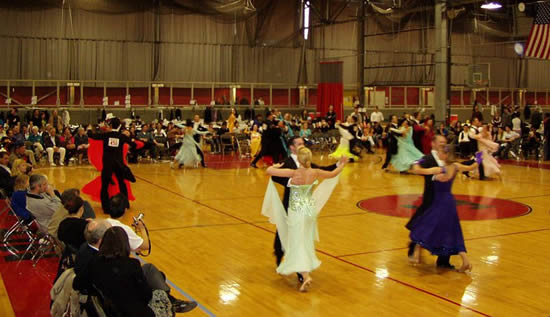 Standard dancing (prechampionship final) at the 2006 MIT Ballroom Dance Competition (Photo by Nathaniel C. Sheetz)